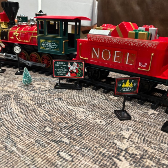 Lionel G Gauge HOLIDAY TRAIN Set COMPLETE 62134 WORKS GREAT - Picture 6 of 11